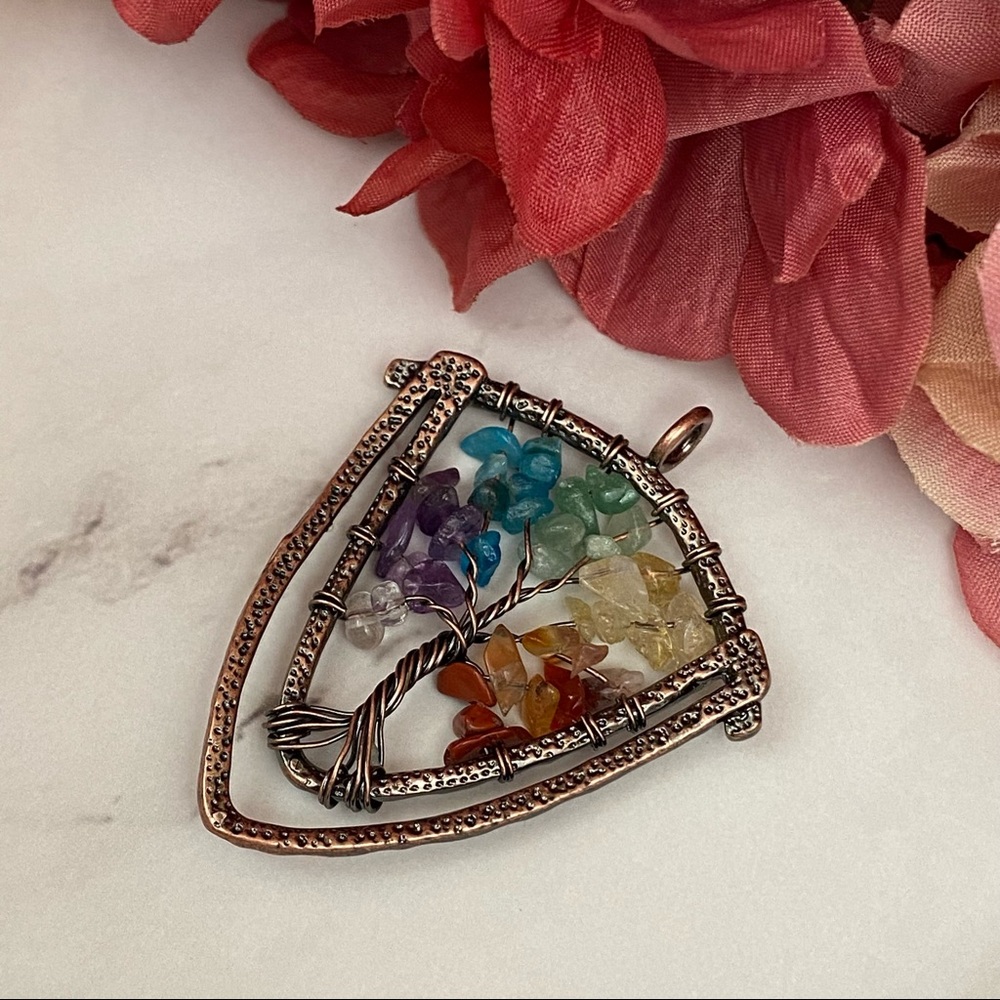 Quartz Crystal Tree of Life Healing Necklace - Picture 12 of 15